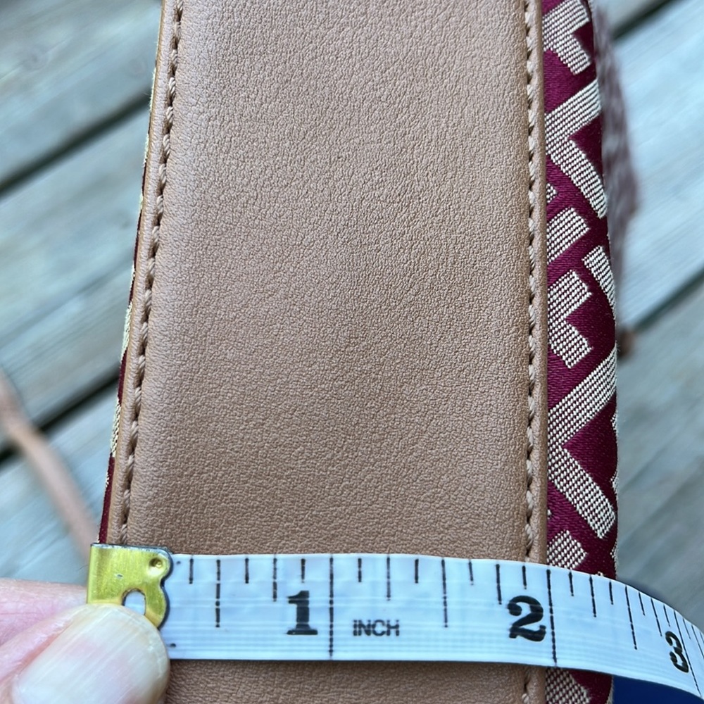 Tommy Hilfiger attractive cloth bag - Picture 8 of 9